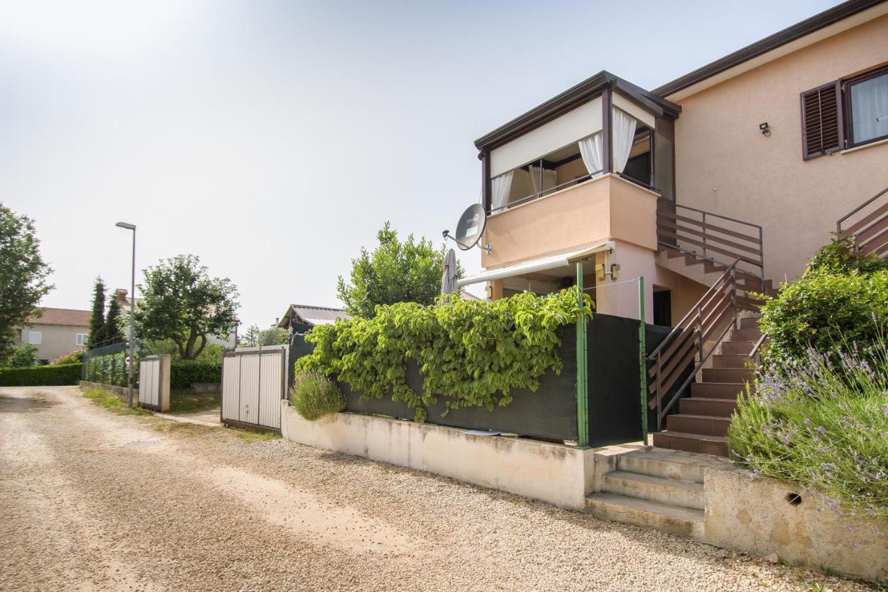 Apartman Alba Karigador Exterior foto