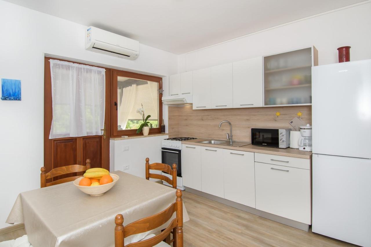 Apartman Alba Karigador Exterior foto